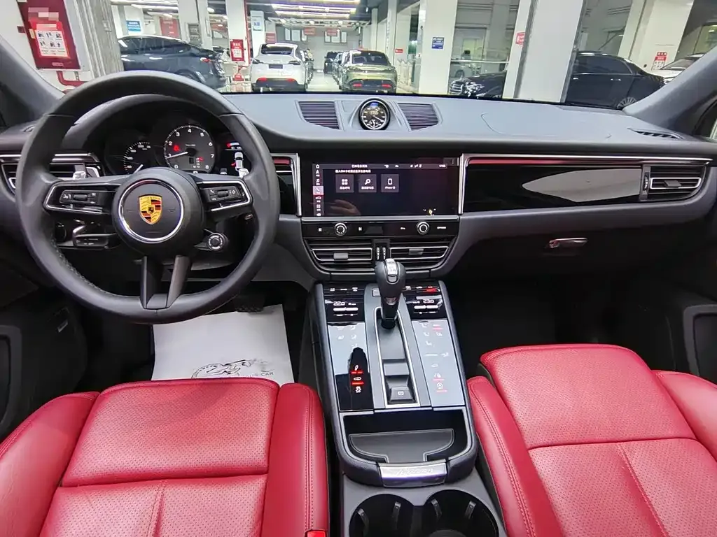 Porsche Macan — фото 9