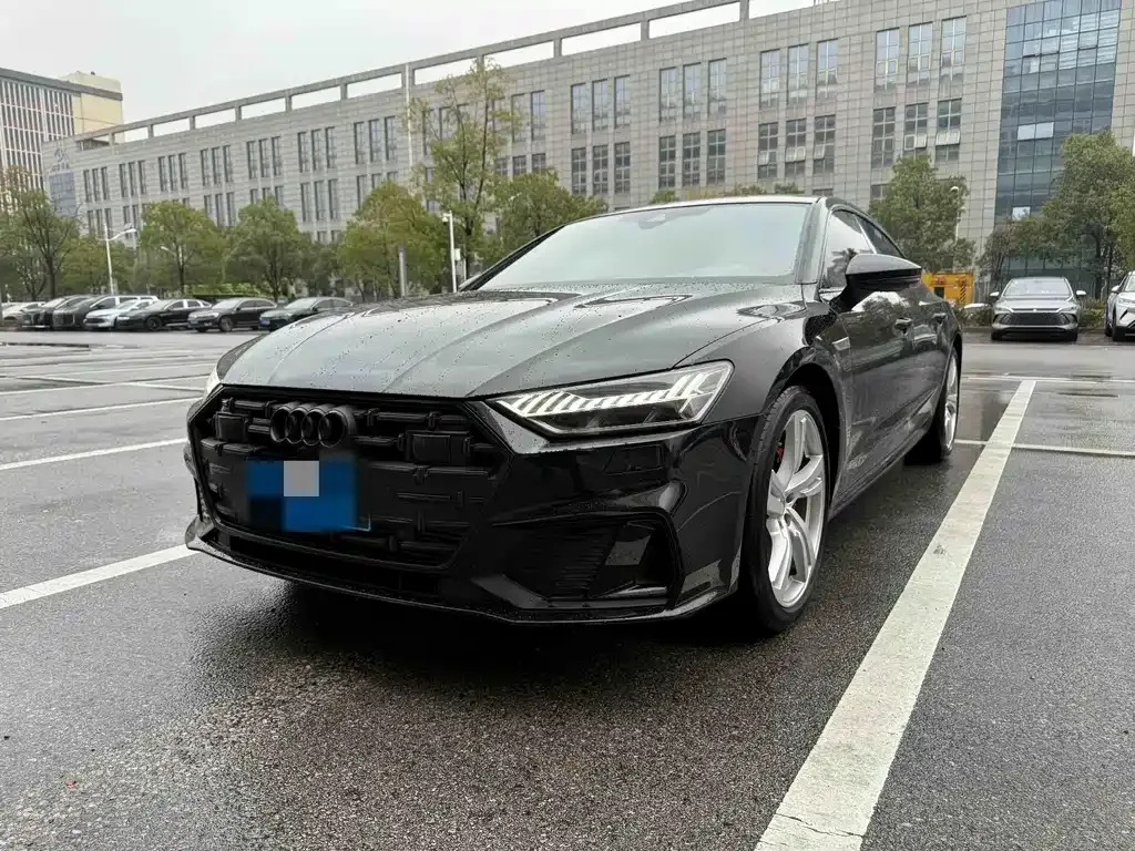 Audi A7L — фото 1