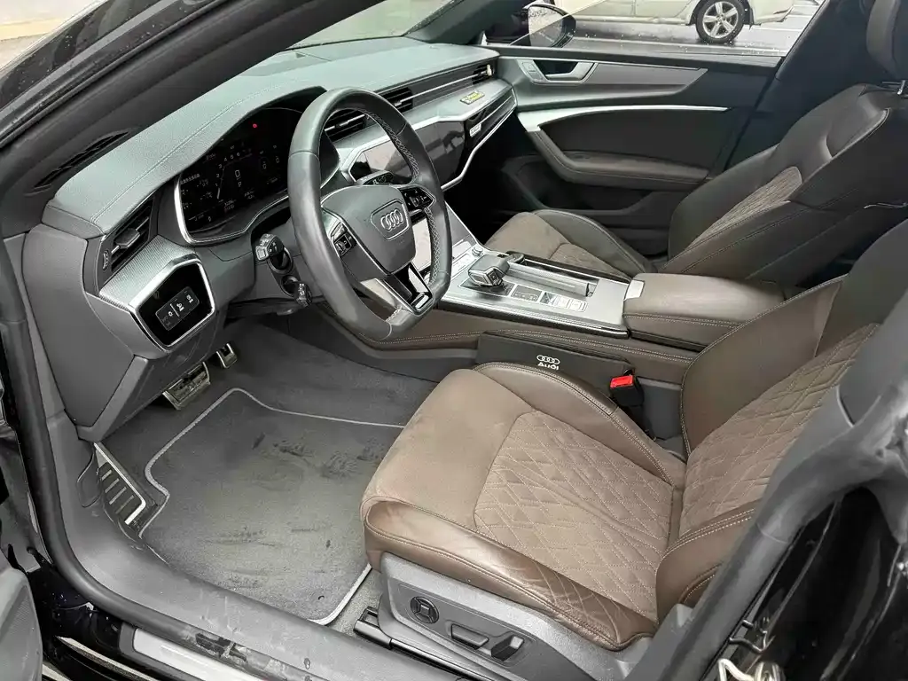 Audi A7L — фото 2