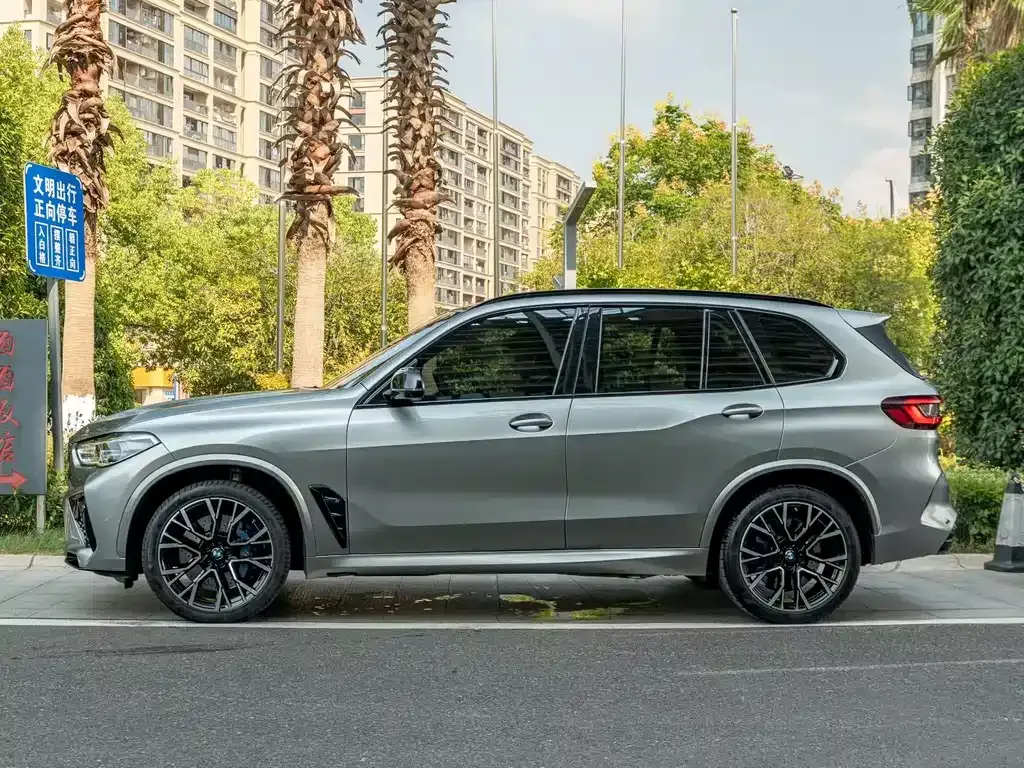 BMW X5 M — фото 9
