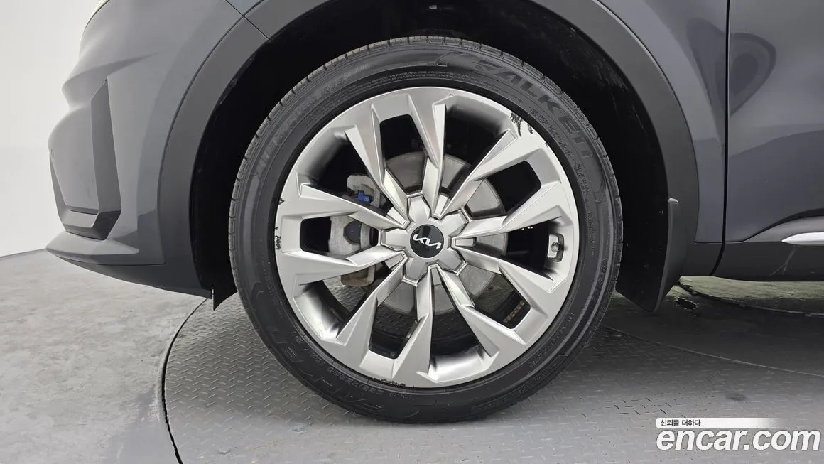 Kia Sorento — фото 7