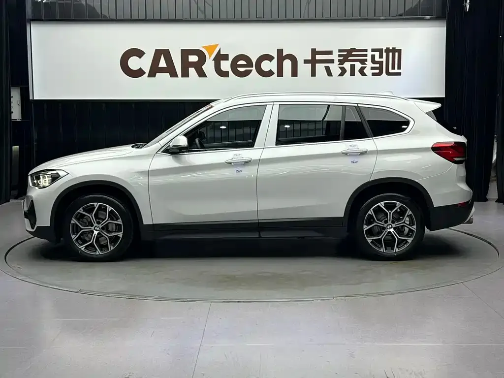 BMW X1 — фото 10