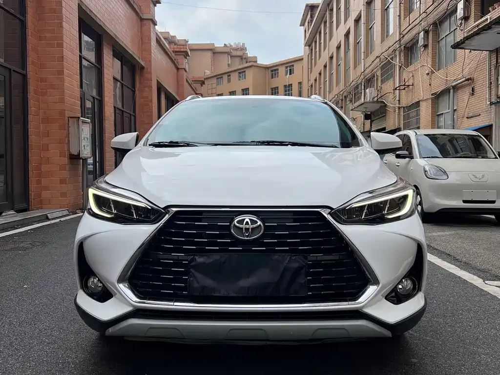 Toyota Yaris L — фото 6