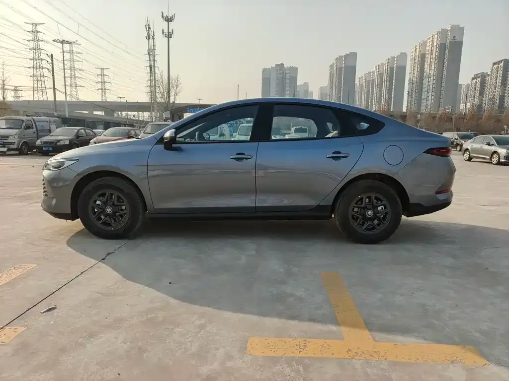 BYD Qin PLUS — фото 10