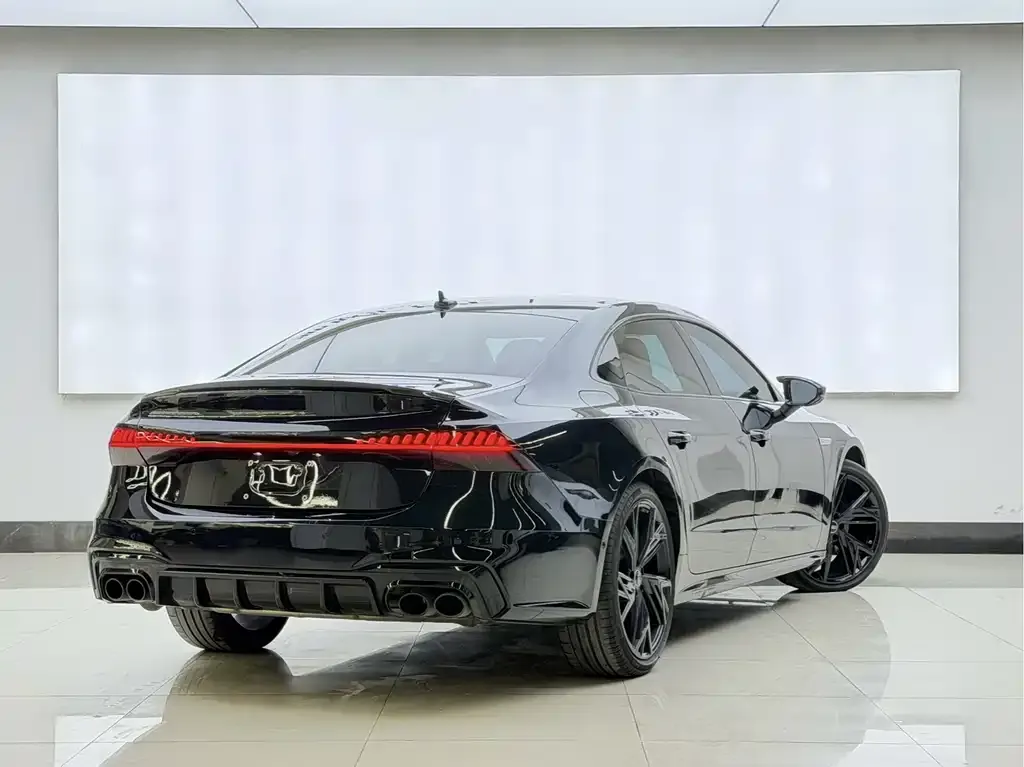 Audi A7L — фото 5