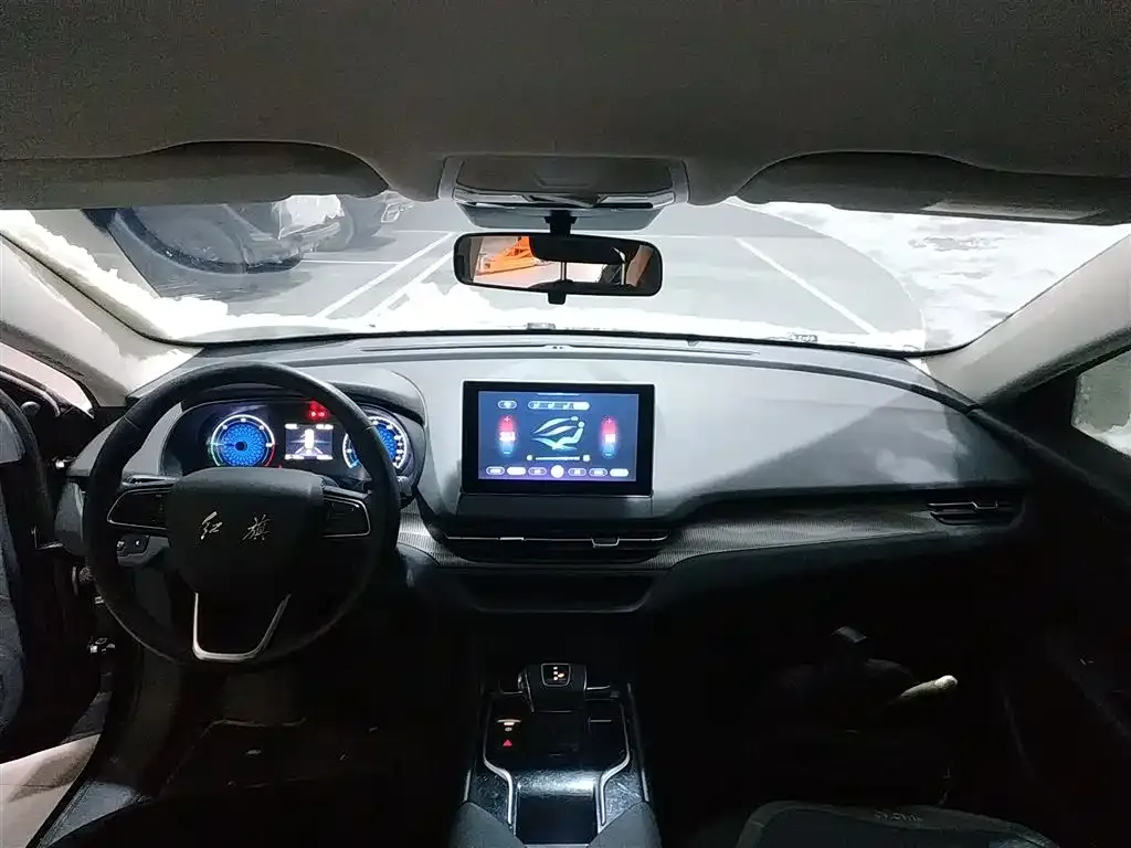 Hongqi E-QM5 — фото 10