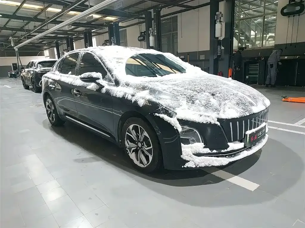 Hongqi E-QM5 — фото 4