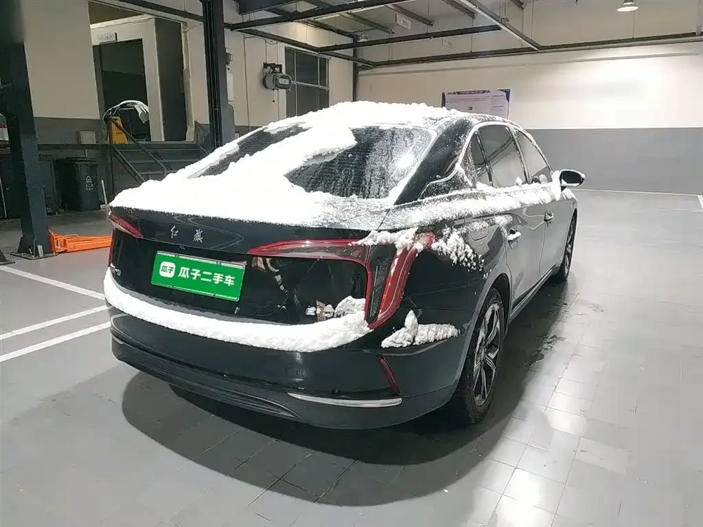 Hongqi E-QM5 — фото 7
