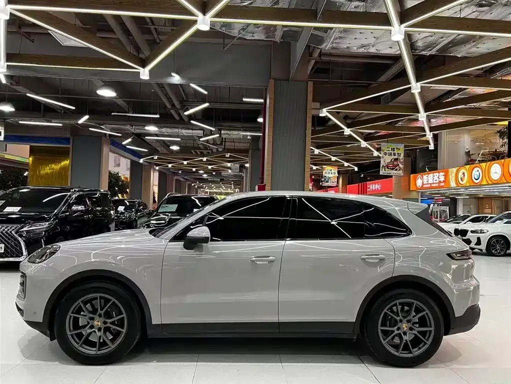 Porsche Cayenne — фото 10