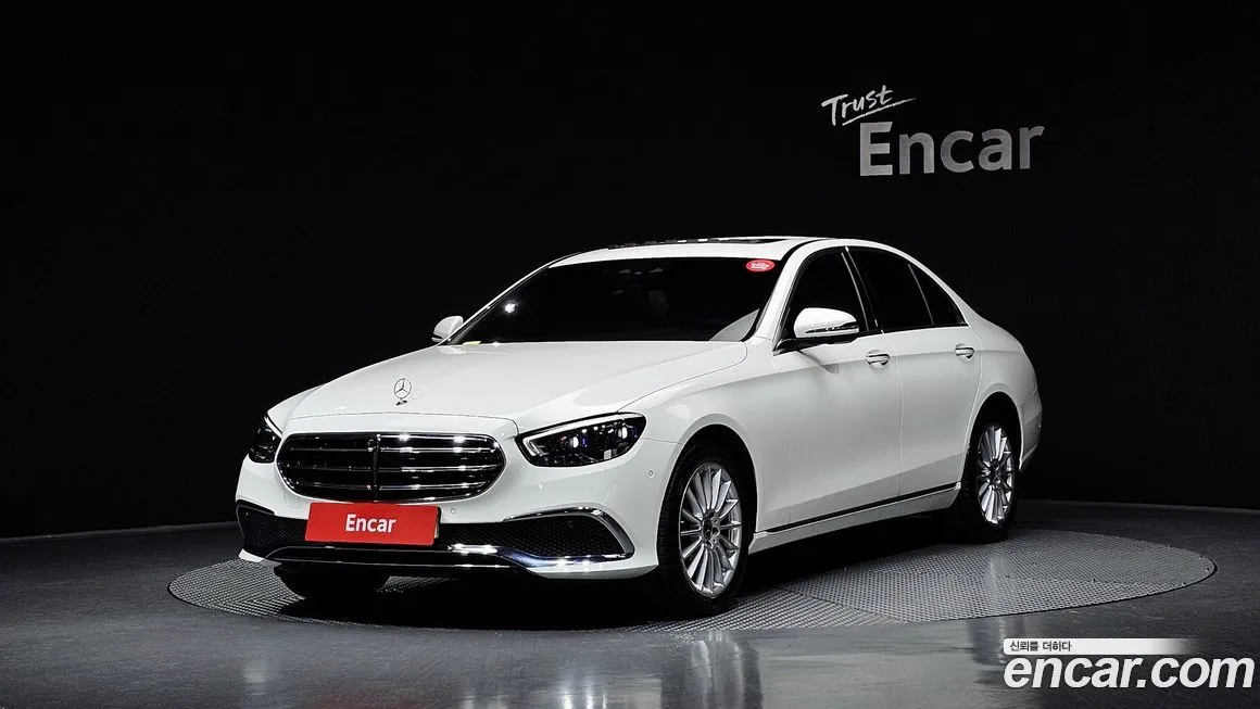 Mercedes-Benz E-Class — фото 1
