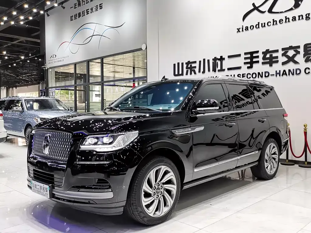 Lincoln Navigator — фото 1