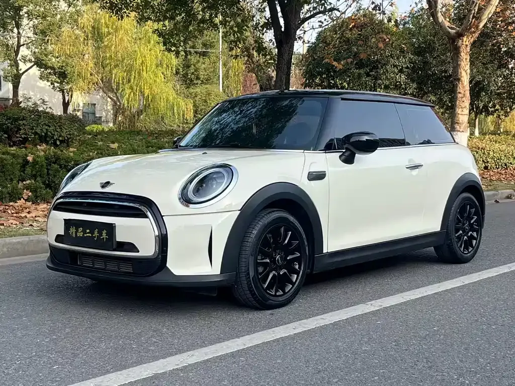 MINI Cooper (3-door) — фото 1