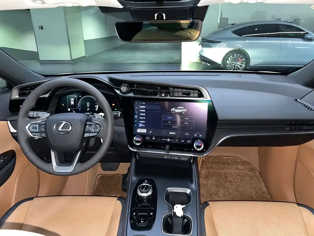 Lexus RZ — фото 10