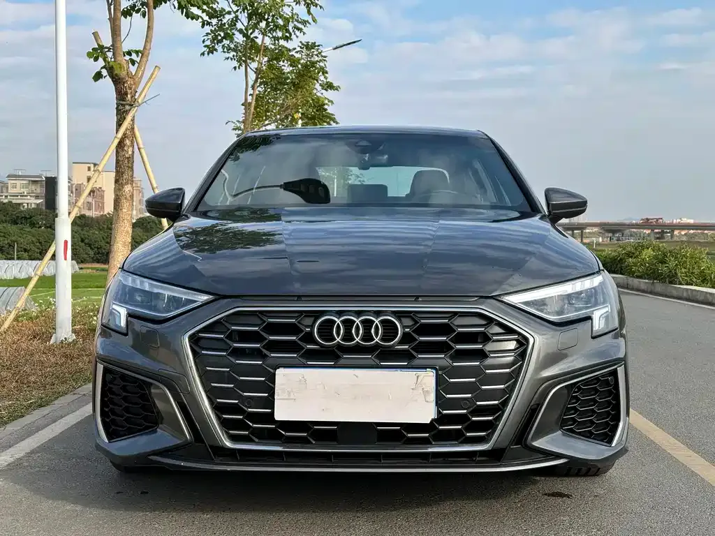 Audi A3 — фото 1