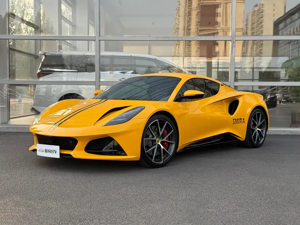 Lotus Emira — фото 1