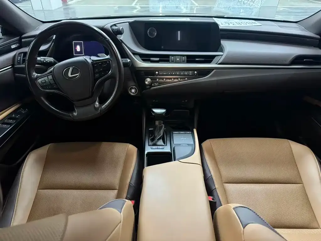 Lexus ES — фото 6