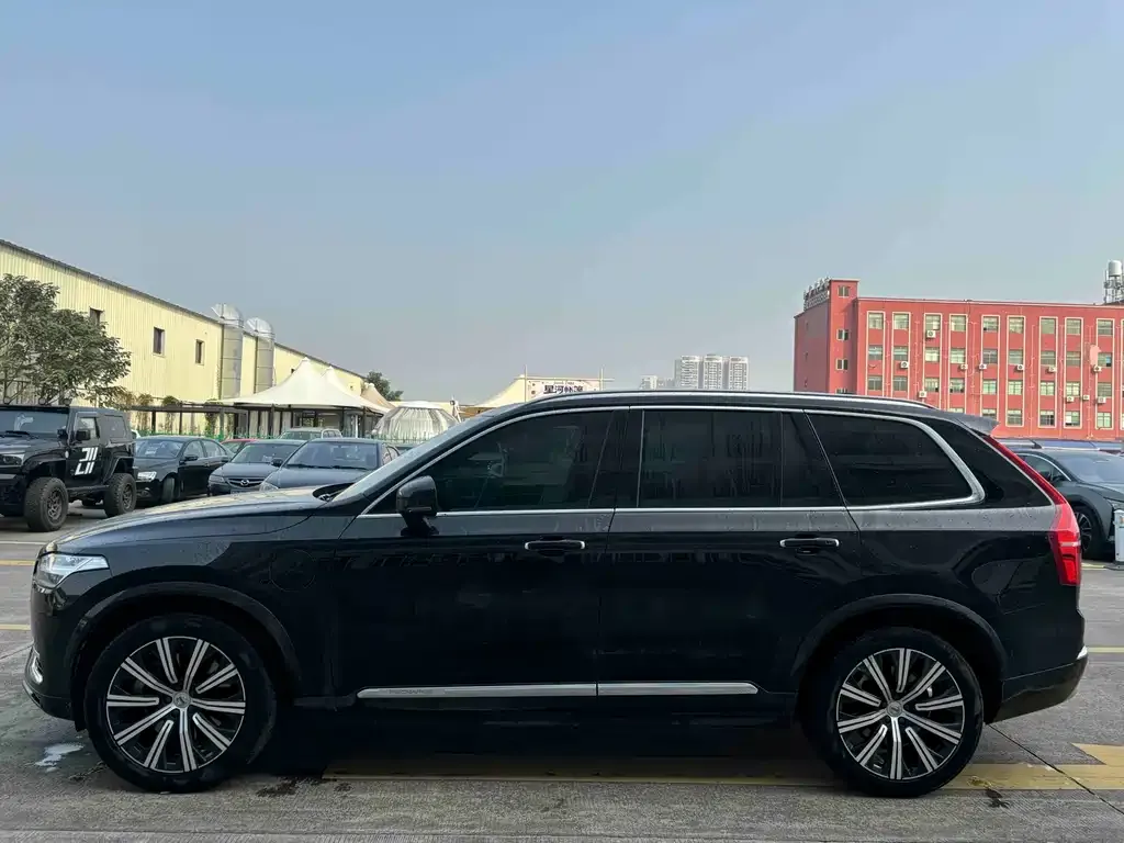Volvo XC90 PHEV — фото 6