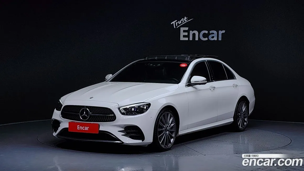Mercedes-Benz E-Class — фото 1