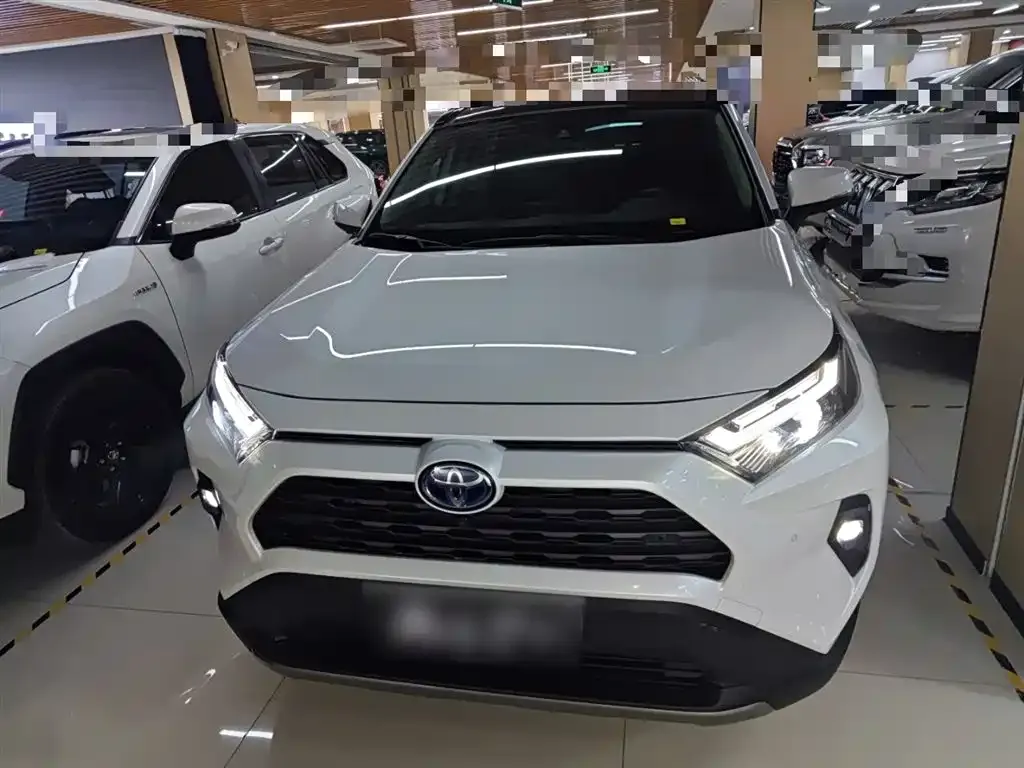 Toyota RAV4 — фото 9