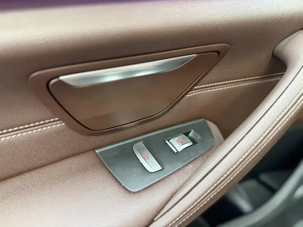 BMW 5 Series — фото 5