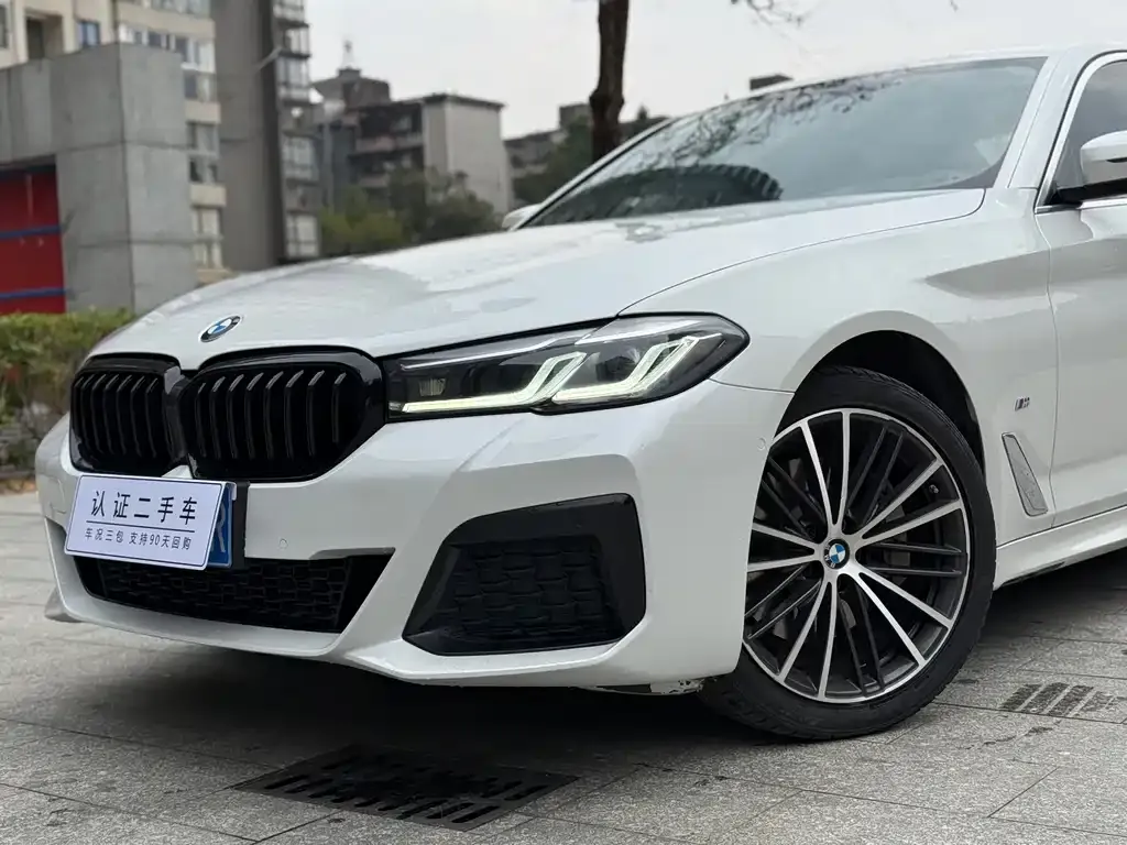 BMW 5 Series — фото 2
