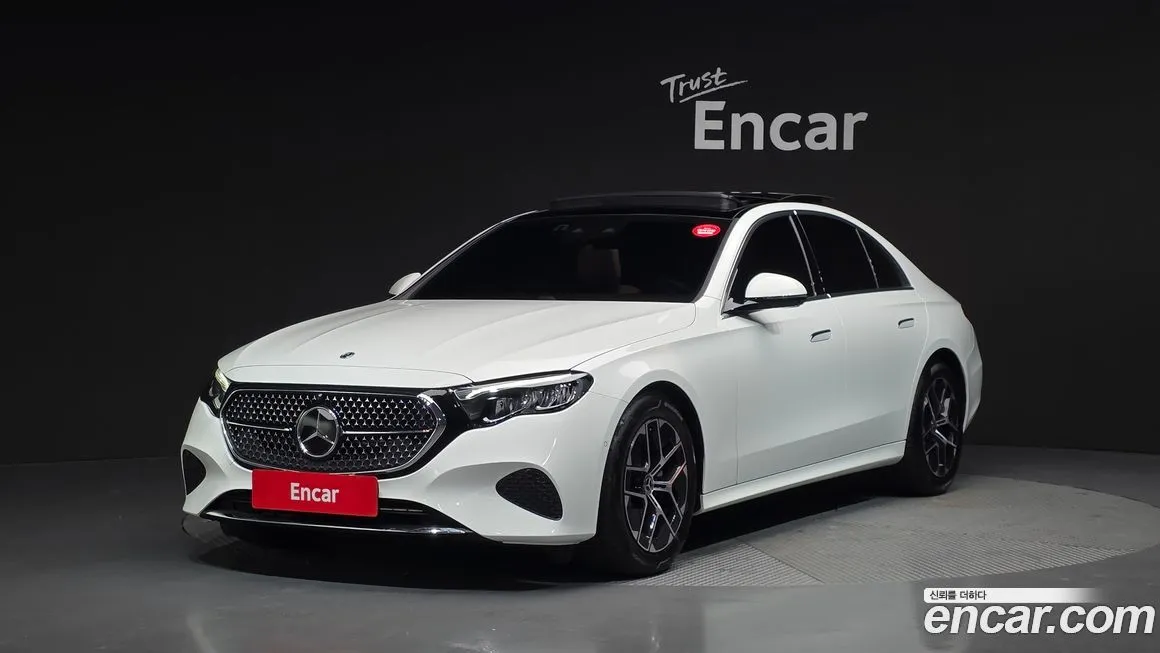 Mercedes-Benz E-Class — фото 1