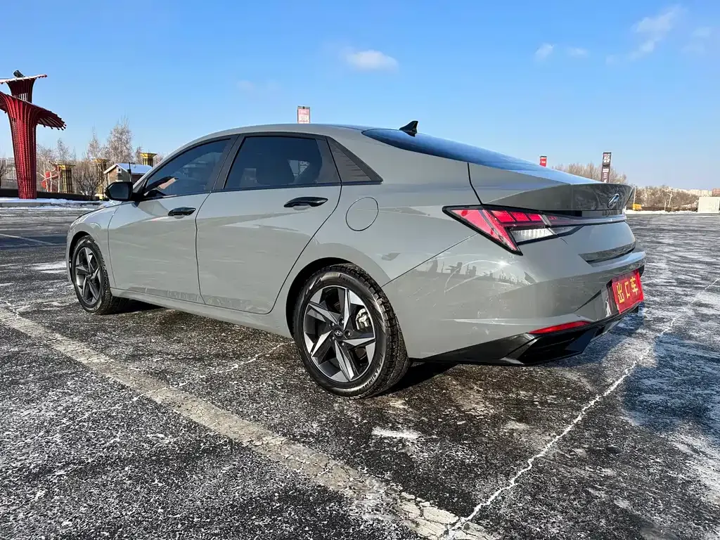 Hyundai Elantra — фото 8