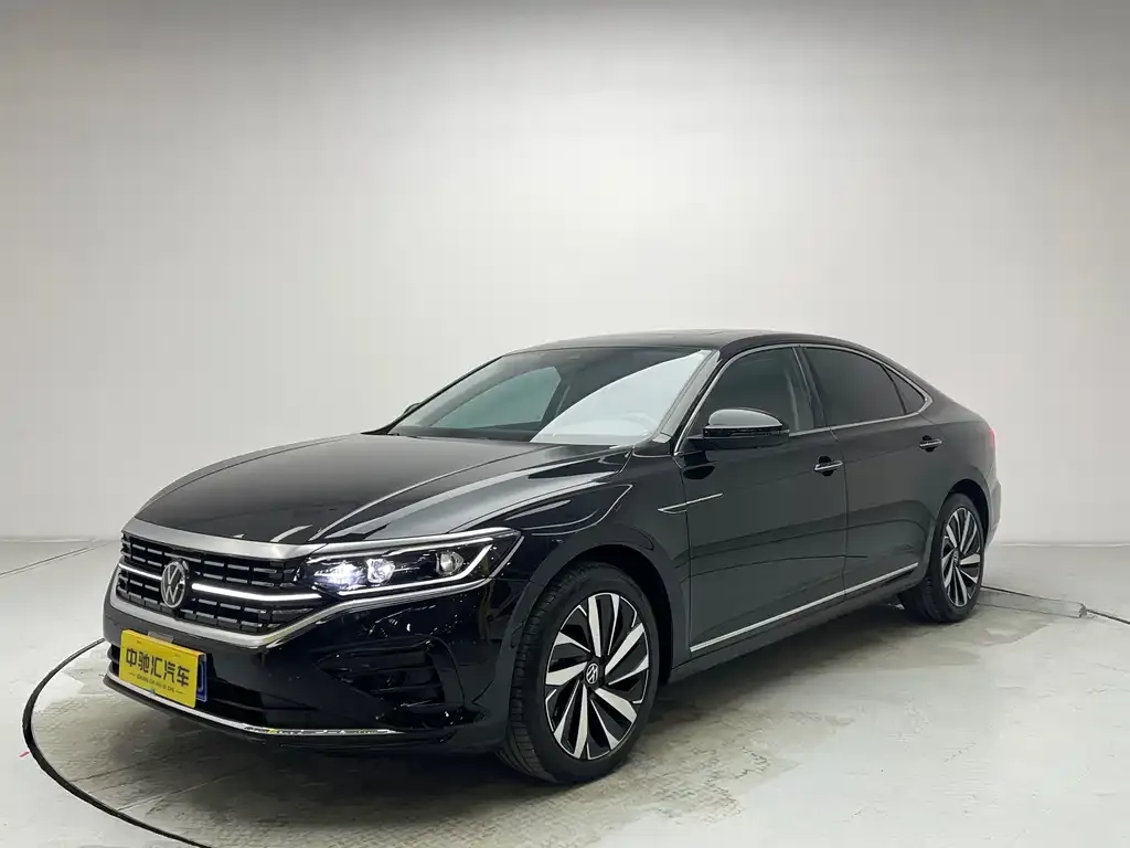Volkswagen Passat — фото 1