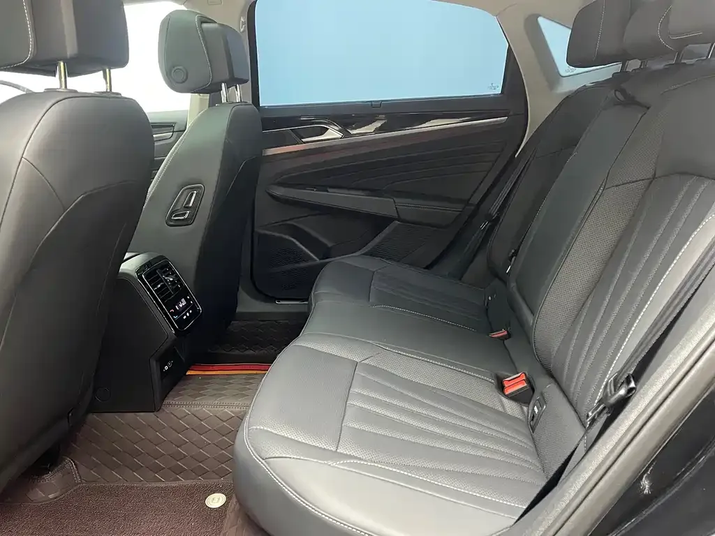 Volkswagen Passat — фото 2