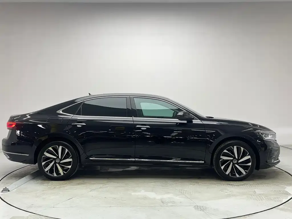 Volkswagen Passat — фото 5