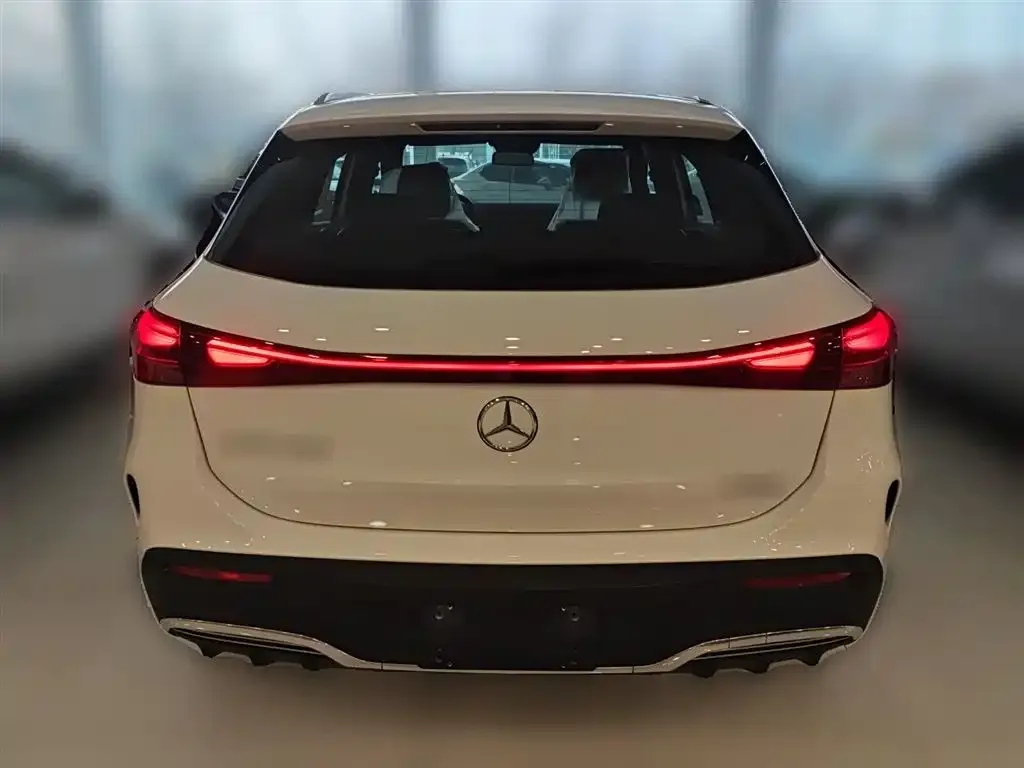 Mercedes-Benz EQA — фото 10