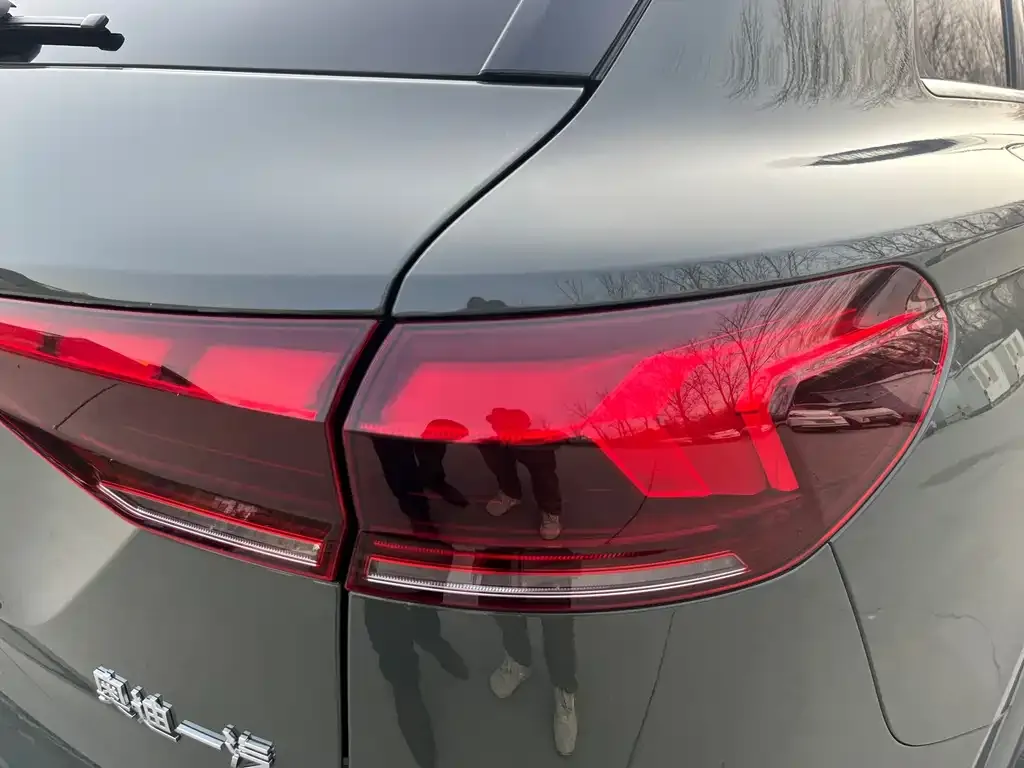 Audi Q6L e-tron — фото 6
