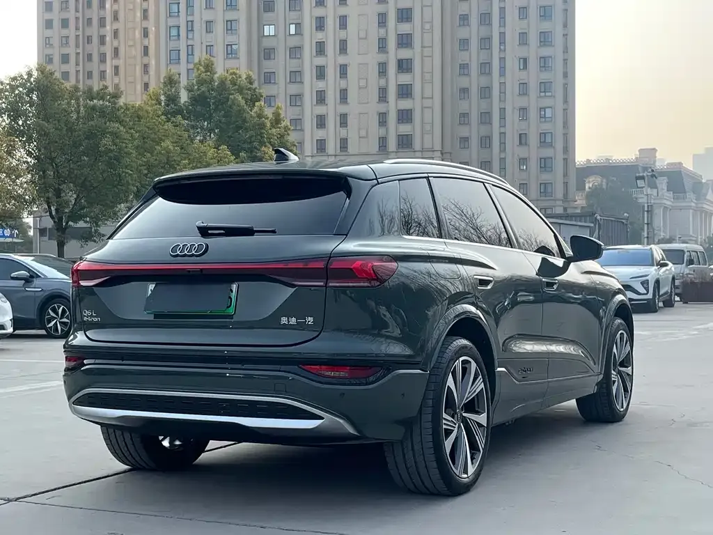 Audi Q6L e-tron — фото 7
