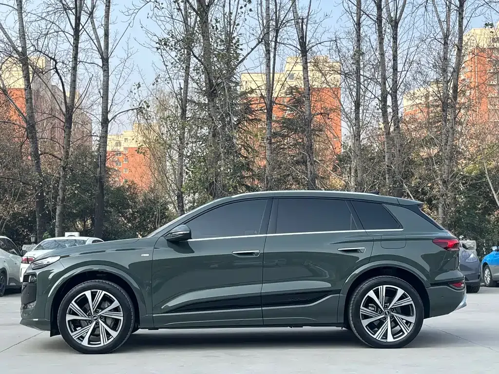 Audi Q6L e-tron — фото 10