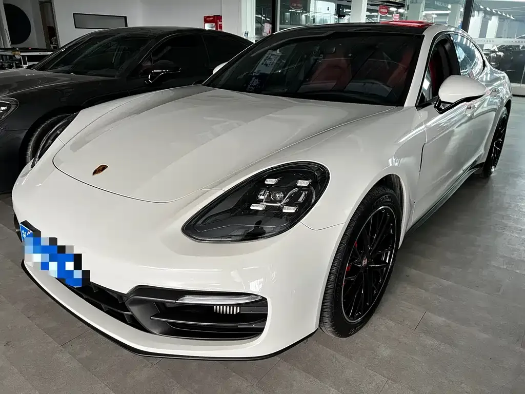 Porsche Panamera — фото 1