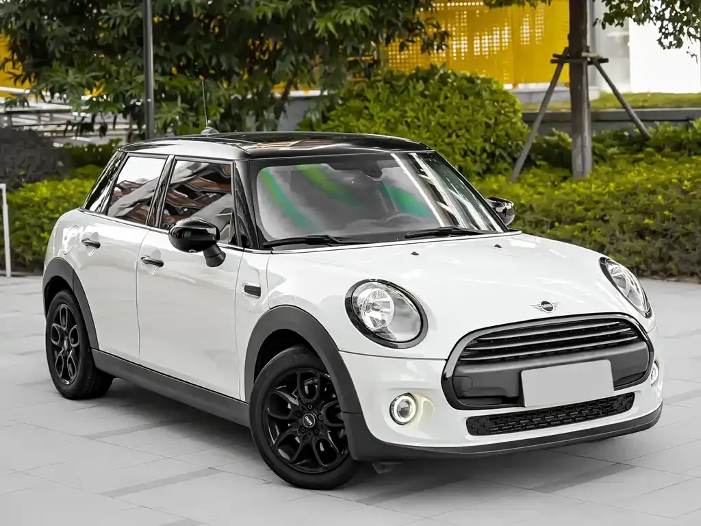 MINI Cooper (3-door) — фото 1