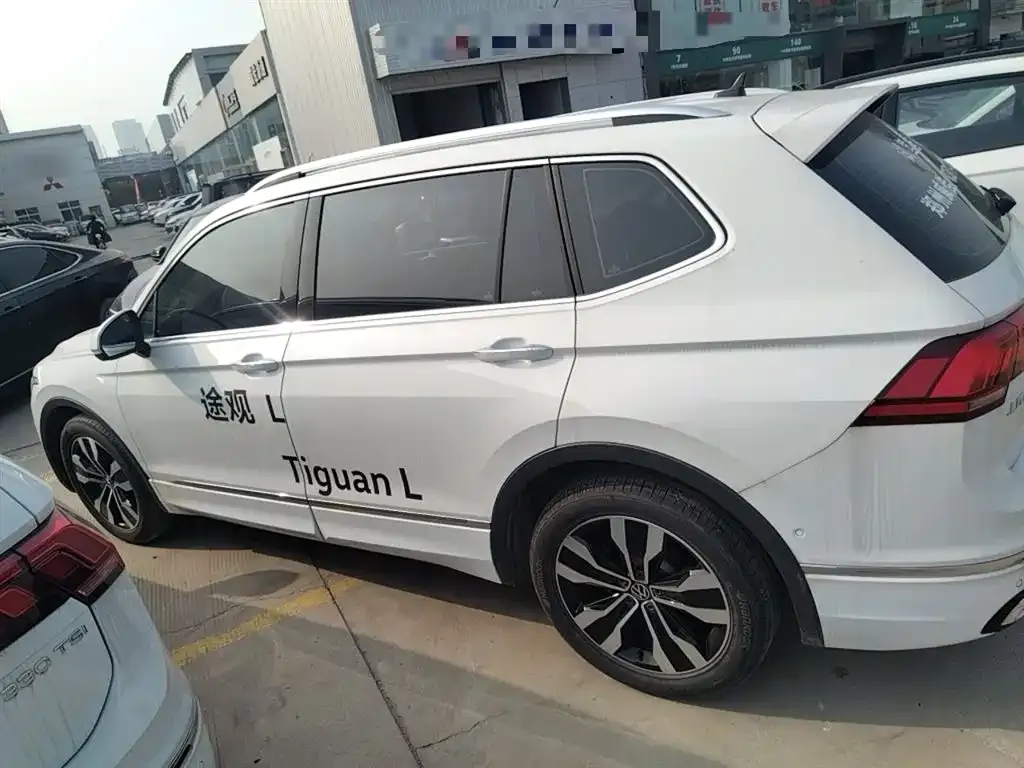 Volkswagen Tiguan L — фото 5