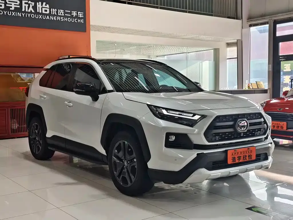 Toyota RAV4 — фото 2