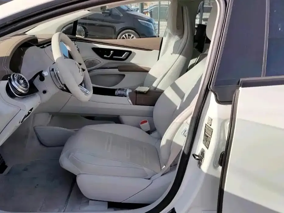 Mercedes-Benz EQS AMG — фото 3