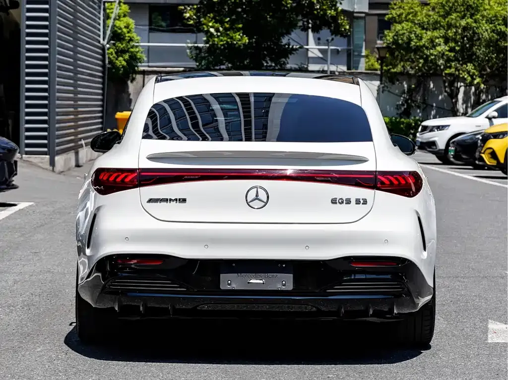 Mercedes-Benz EQS AMG — фото 8