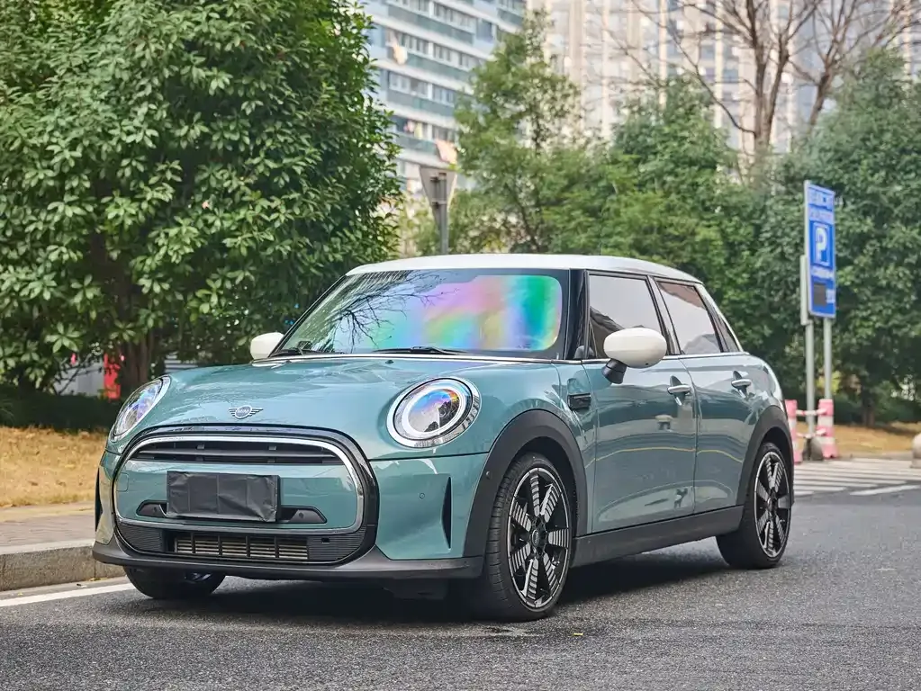 MINI Cooper (3-door) — фото 1