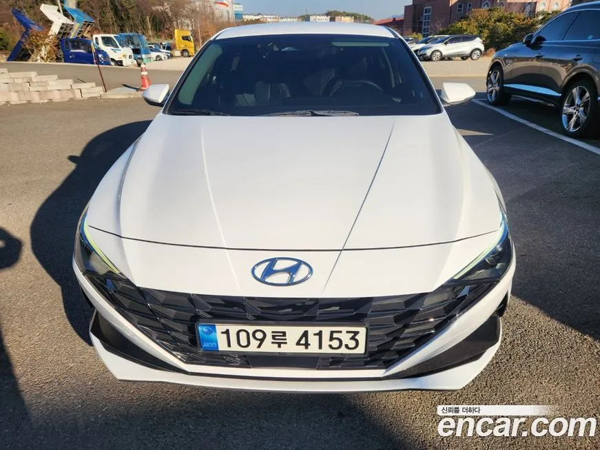 Hyundai AVANTE — фото 1
