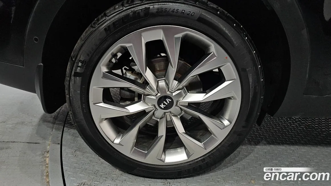 Kia Sorento — фото 10