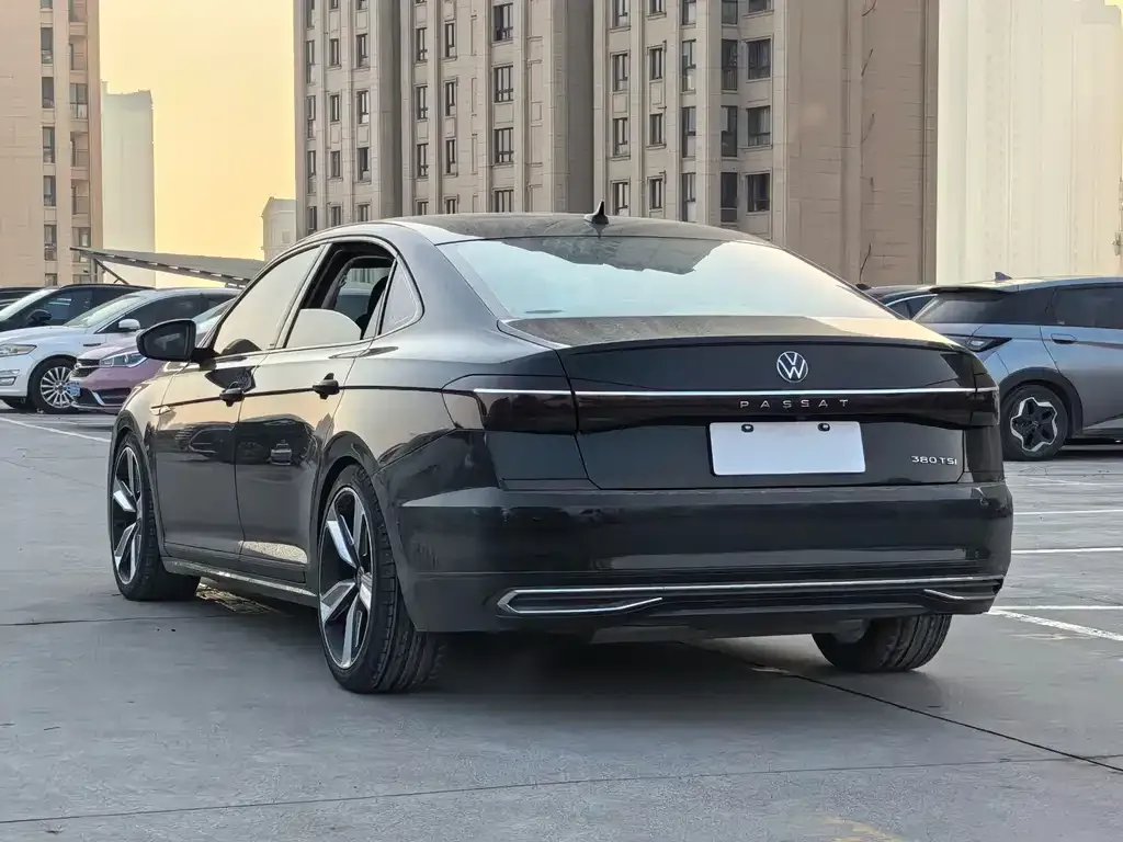 Volkswagen Passat — фото 3