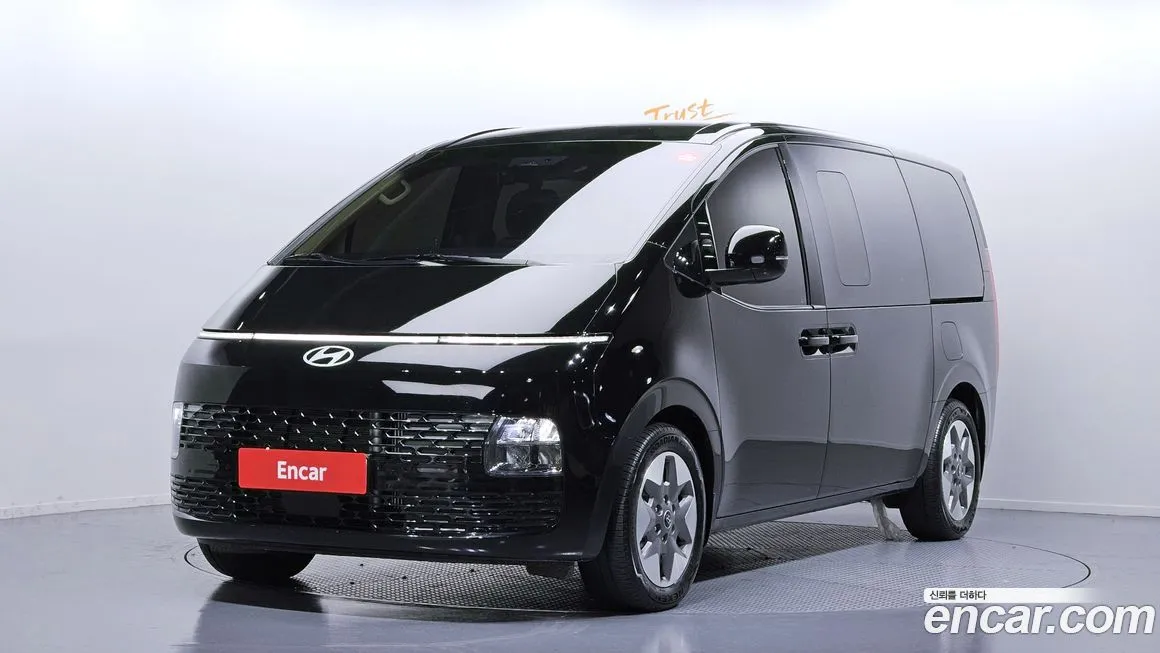 Hyundai Staria — фото 1