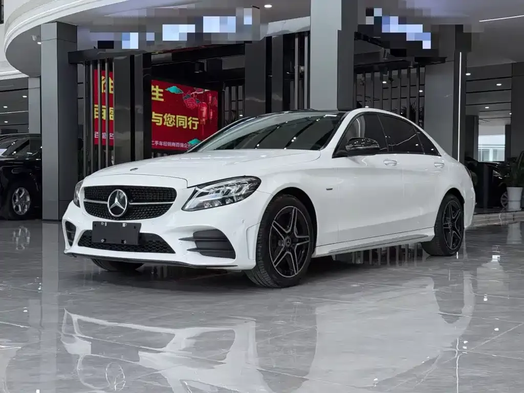 Mercedes-Benz C-Class — фото 1