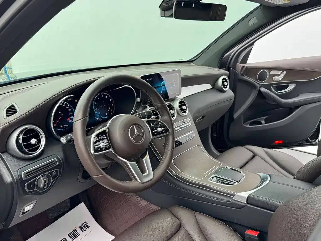Mercedes-Benz GLC — фото 8