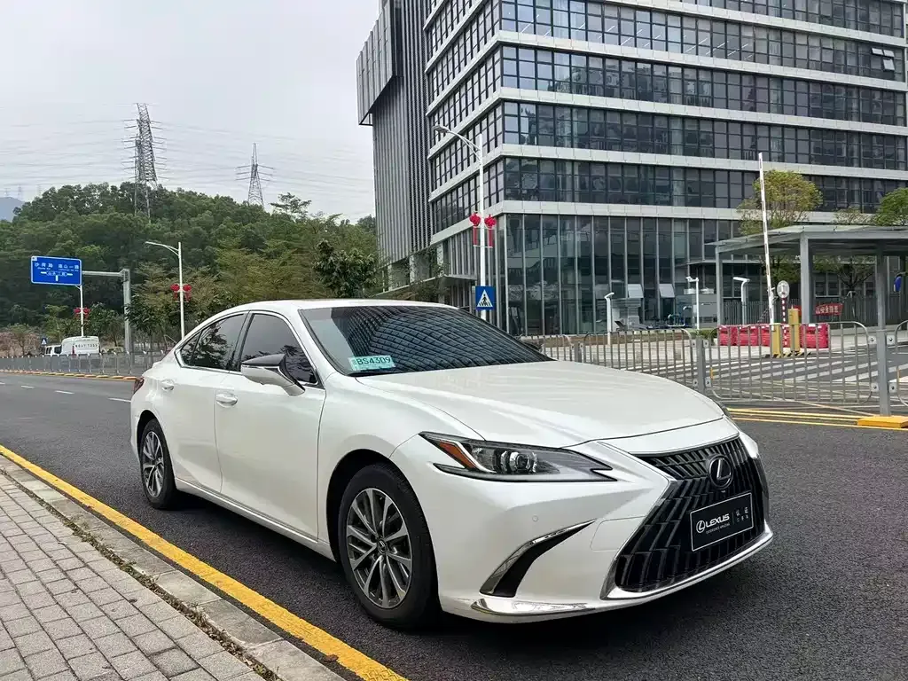 Lexus ES — фото 6