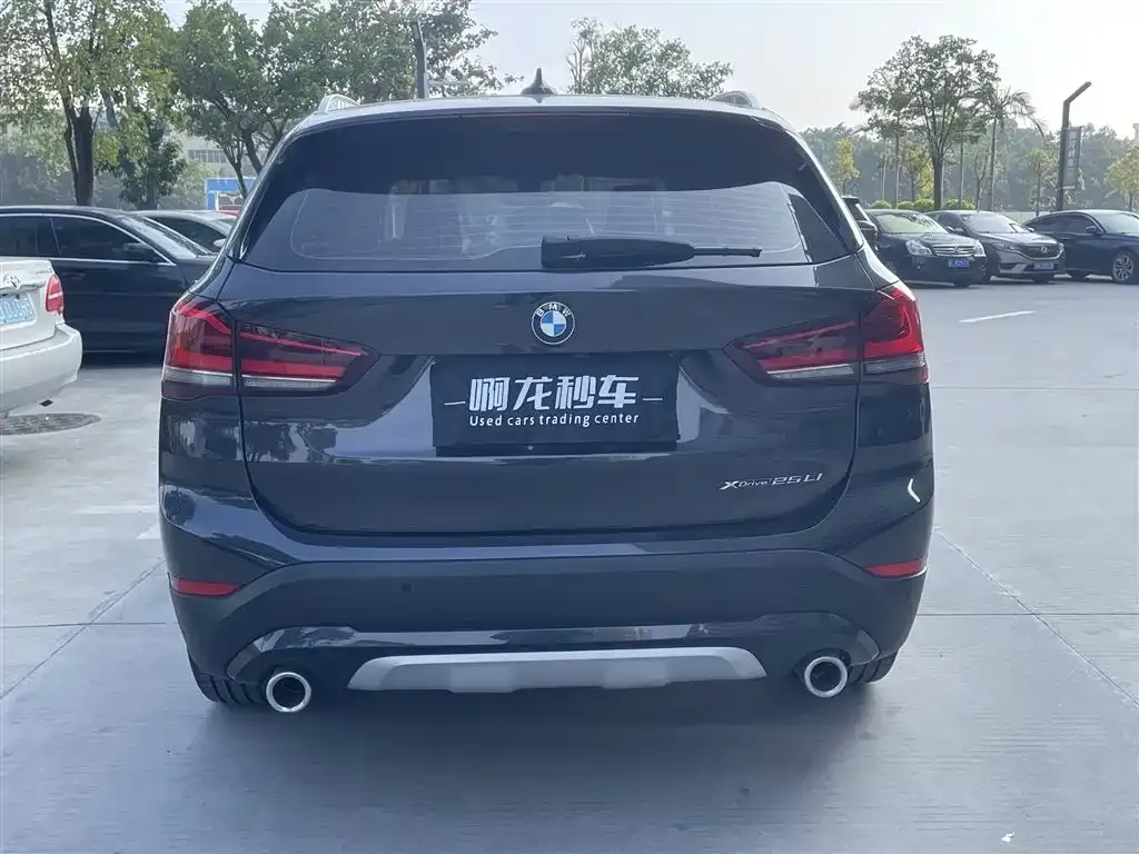 BMW X1 — фото 9