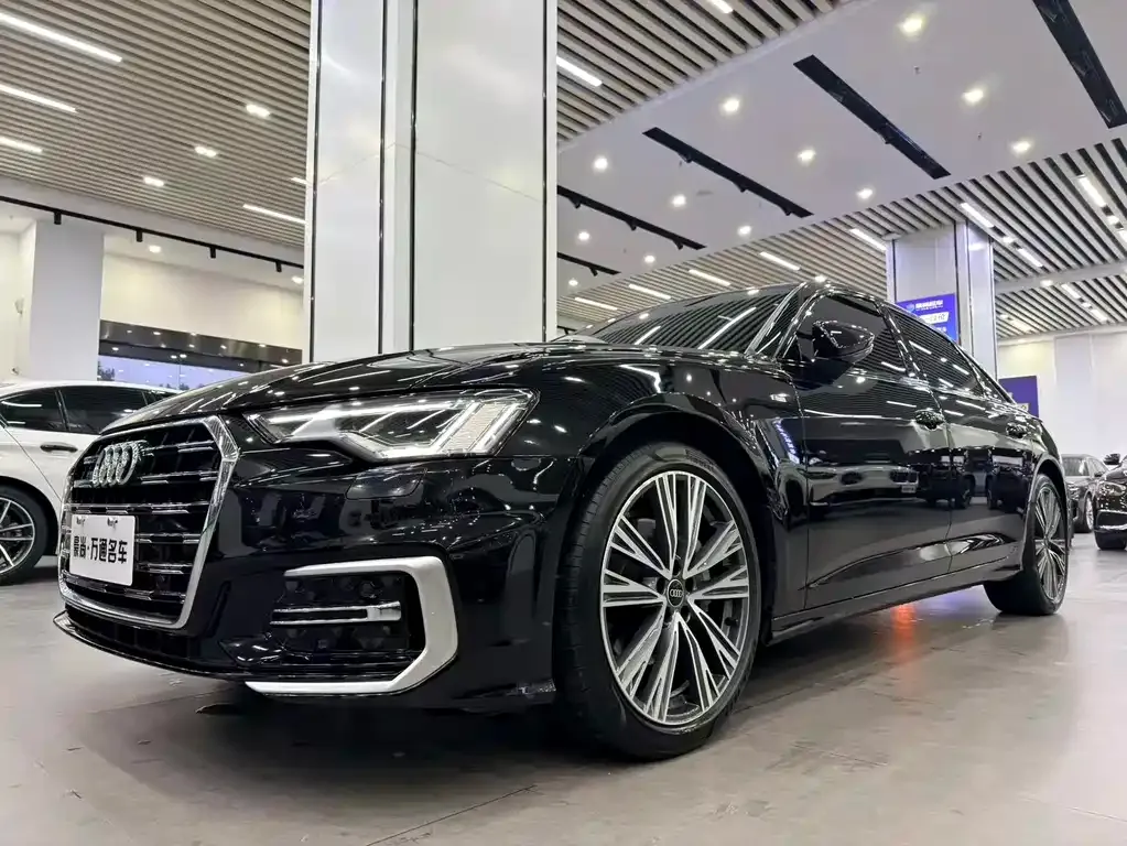 Audi A6L — фото 1